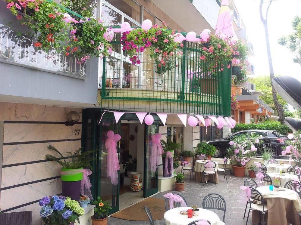 Hotel Mamy Rimini Exteriér fotografie